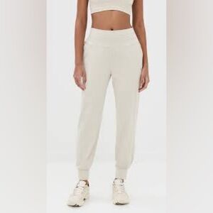 Sweaty Betty Gaia Yoga Pants oatmeal cream white  pockets size 8 or Medium
